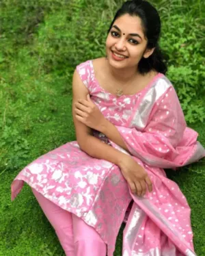 Ishita Kalkaji Call Girl Genuine Young